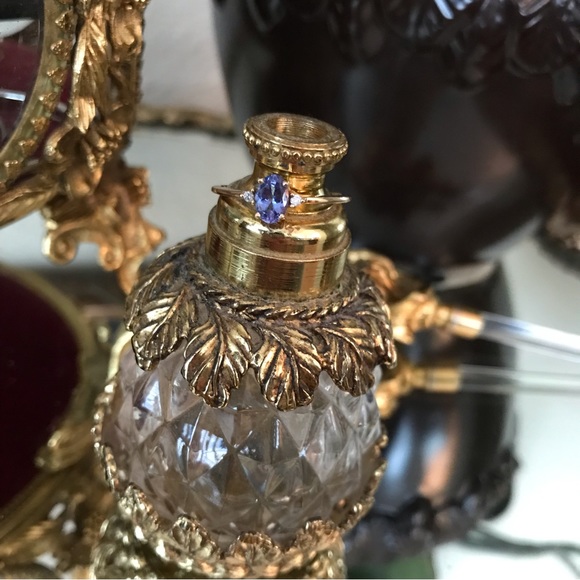 14K Yellow Gold Oval Tanzanite Ring Size 6.5 - Picture 2 of 11